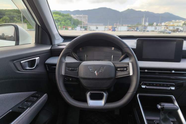 Used Wuling Alvez 2022 1.5L CVT Comfort Edition Interior 5