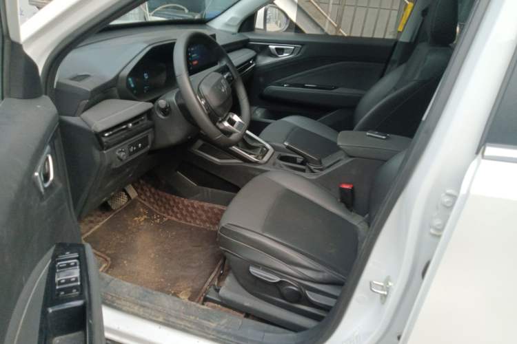 Used Wuling Alvez 2022 1.5L CVT Comfort Edition Interior 6