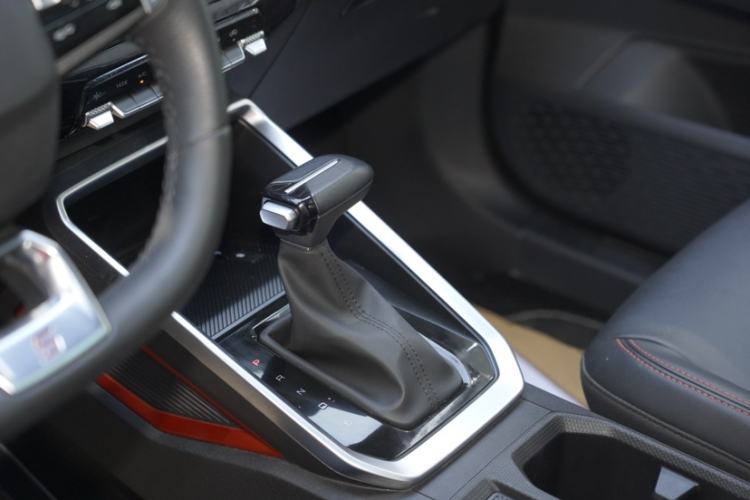 Used Wuling Alvez 2022 1.5T CVT Trendy & Cool Edition Interior 6