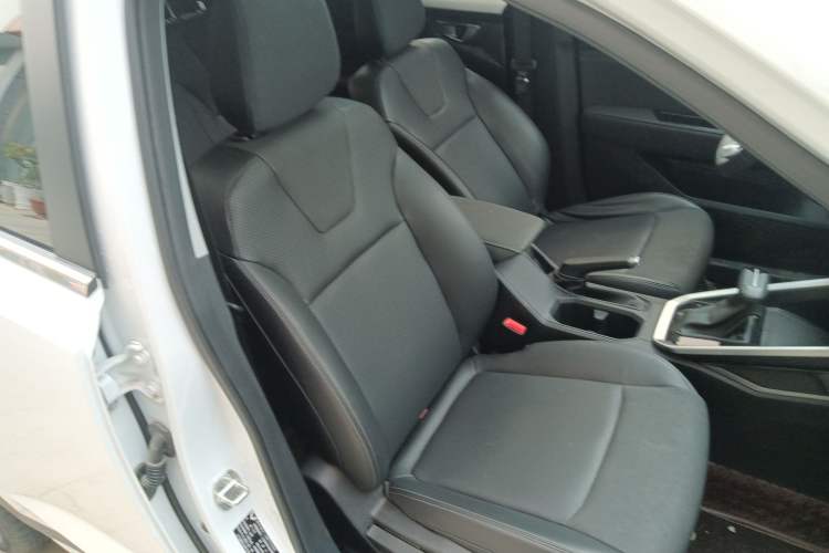Used Wuling Alvez 2022 1.5L CVT Comfort Edition Interior 7