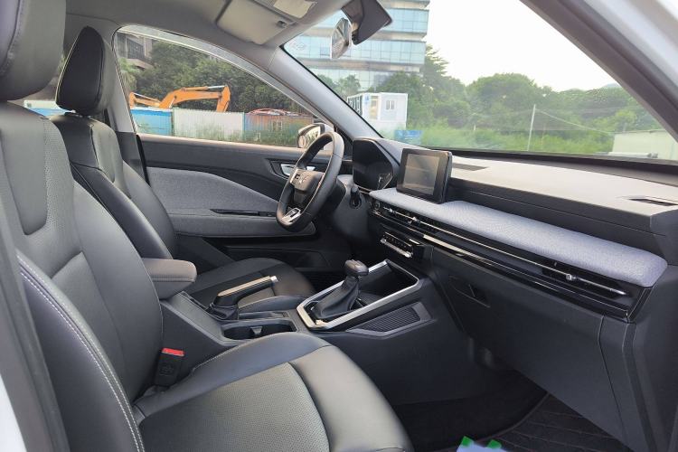 Used Wuling Alvez 2022 1.5L CVT Comfort Edition Interior 7