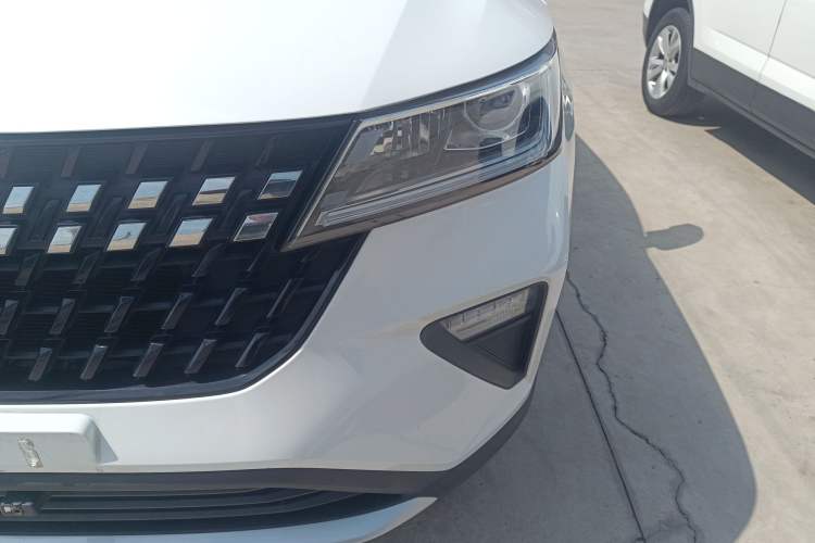 Used Wuling Alvez 2022 1.5L Manual Free-Style Model Left Front Headlight