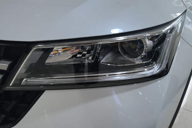Used Wuling Alvez 2022 1.5L Manual Free-Style Model Left Front Headlight