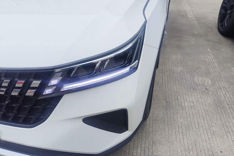 Used Wuling Alvez 2022 1.5L CVT Comfort Edition Left Front Headlight