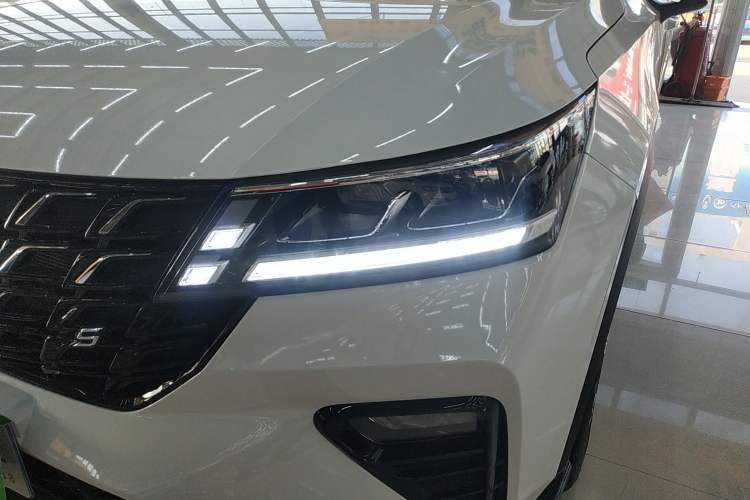 Used Wuling Alvez 2022 1.5T CVT Trendy & Cool Edition Left Front Headlight