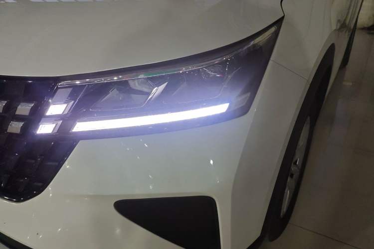 Used Wuling Alvez 2022 1.5L CVT Comfort Edition Left Front Headlight
