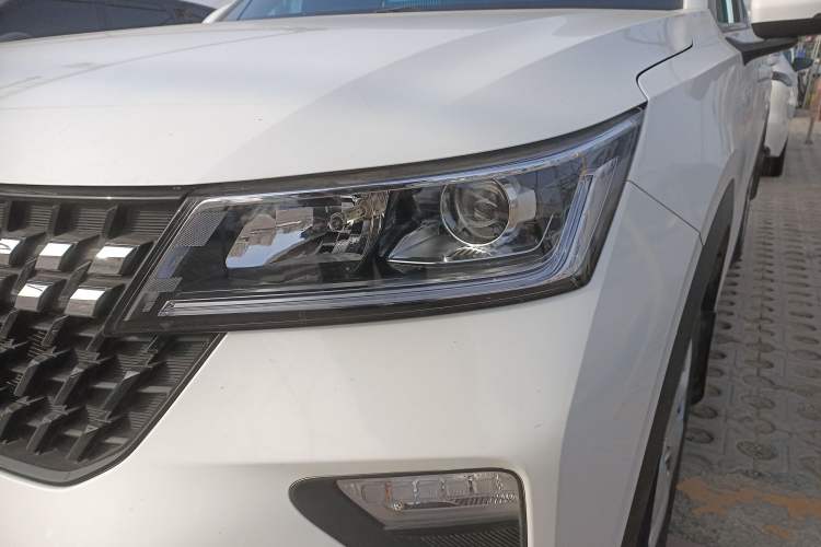 Used Wuling Alvez 2022 1.5L Manual Free-Style Model Left Front Headlight