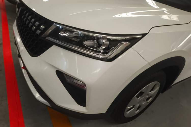 Used Wuling Alvez 2022 1.5L Manual Free-Style Model Left Front Headlight
