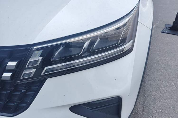 Used Wuling Alvez 2022 1.5L CVT Comfort Edition Left Front Headlight