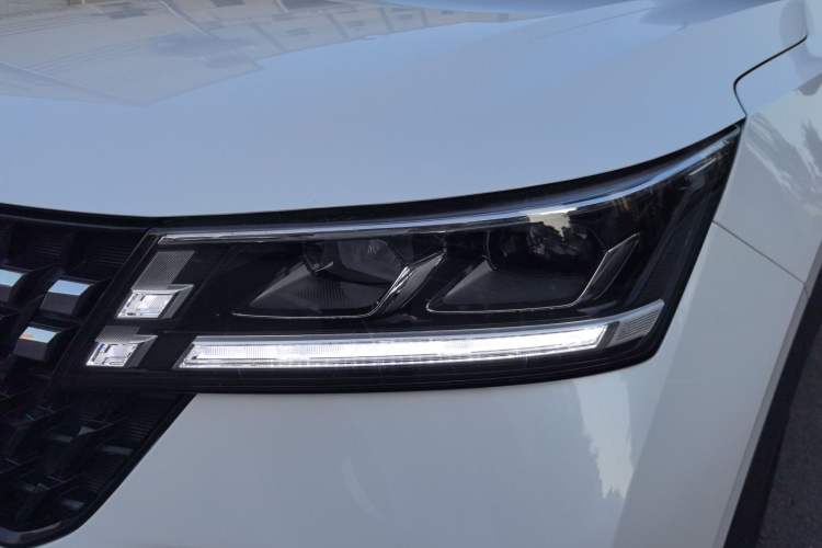 Used Wuling Alvez 2022 1.5L CVT Comfort Edition Left Front Headlight