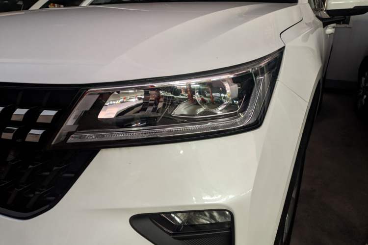 Used Wuling Alvez 2022 1.5L Manual Comfort Version Left Front Headlight
