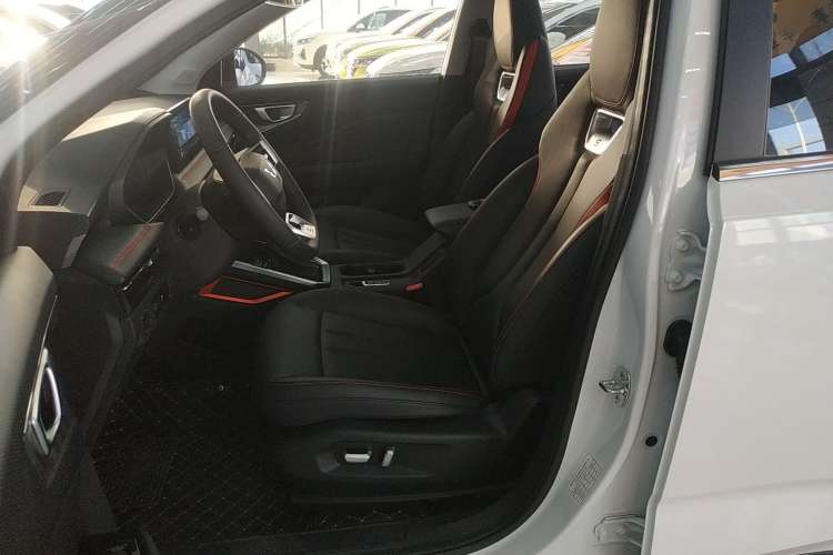Used Wuling Alvez 2022 1.5T CVT Trendy & Cool Edition Left Front Seat