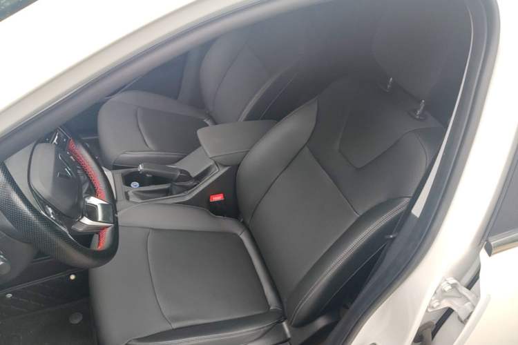 Used Wuling Alvez 2022 1.5L Manual Comfort Version Left Front Seat