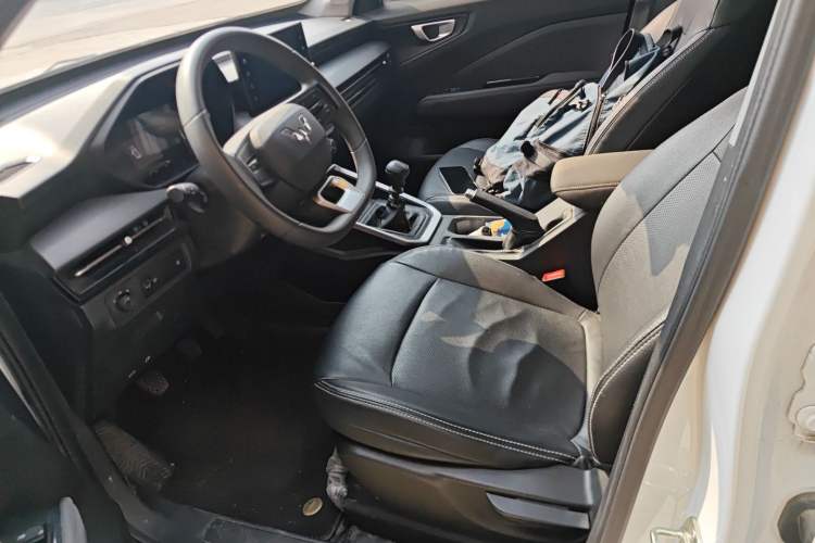 Used Wuling Alvez 2022 1.5L Manual Free-Style Model Left Front Seat