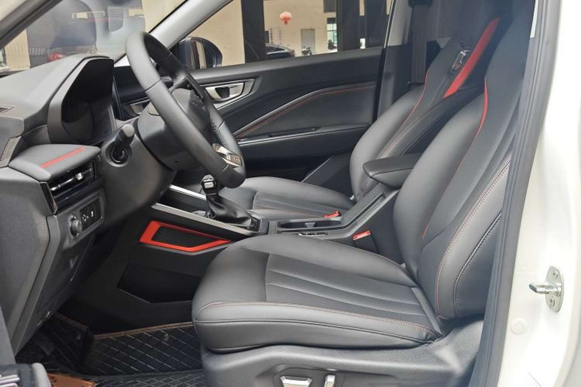 Used Wuling Alvez 2022 1.5T CVT Trendy & Cool Edition Left Front Seat