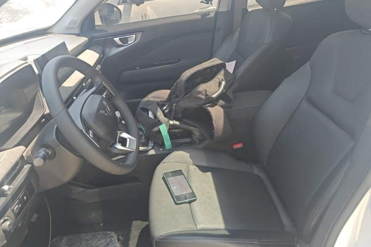 Used Wuling Alvez 2022 1.5L CVT Comfort Edition Left Front Seat