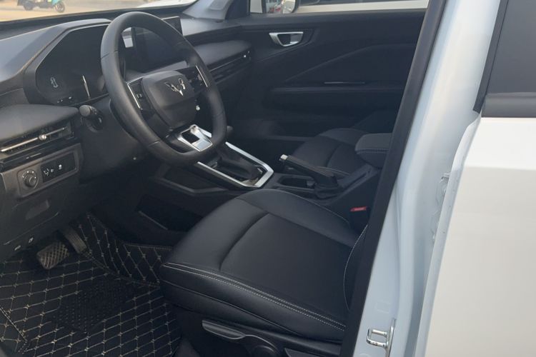 Used Wuling Alvez 2022 1.5L CVT Comfort Edition Left Front Seat
