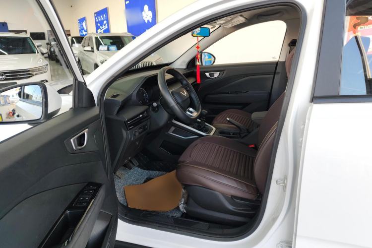 Used Wuling Alvez 2022 1.5L Manual Free-Style Model Left Front Seat
