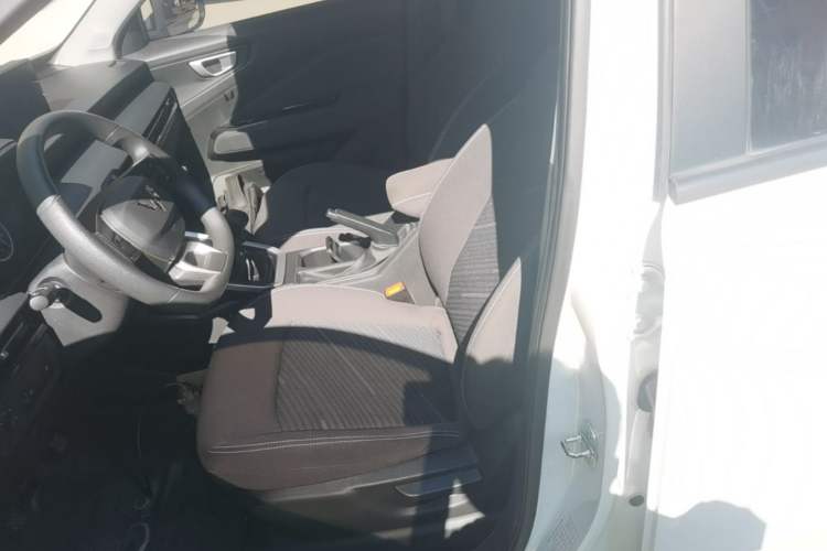 Used Wuling Alvez 2022 1.5L Manual Free-Style Model Left Front Seat