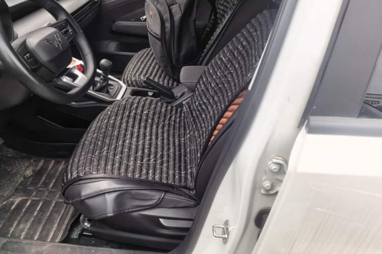 Used Wuling Alvez 2022 1.5L Manual Free-Style Model Left Front Seat