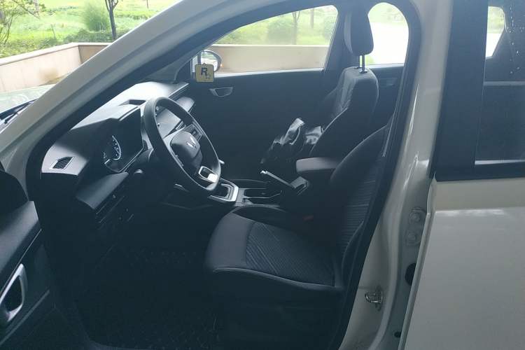 Used Wuling Alvez 2022 1.5L Manual Free-Style Model Left Front Seat