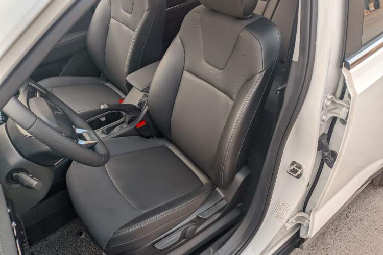 Used Wuling Alvez 2022 1.5L Manual Comfort Version Left Front Seat
