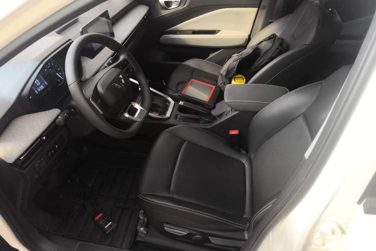 Used Wuling Alvez 2022 1.5L CVT Comfort Edition Left Front Seat