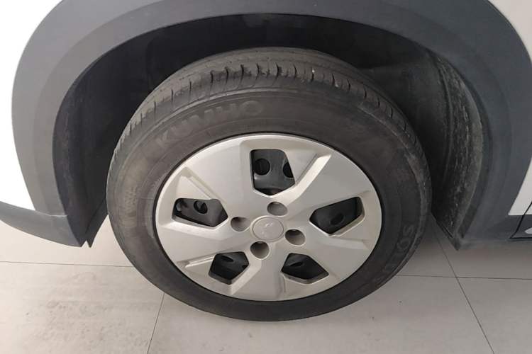 Used Wuling Alvez 2022 1.5L Manual Free-Style Model Left Front Wheel Hub