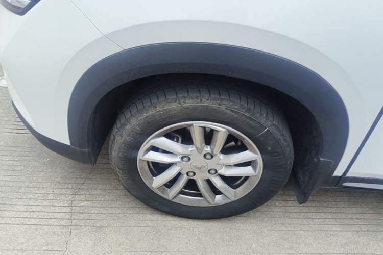 Used Wuling Alvez 2022 1.5L CVT Comfort Edition Left Front Wheel Hub