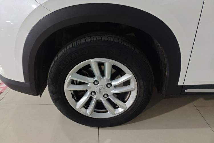 Used Wuling Alvez 2022 1.5L CVT Comfort Edition Left Front Wheel Hub
