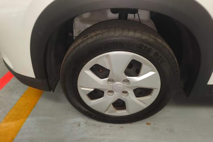 Used Wuling Alvez 2022 1.5L Manual Free-Style Model Left Front Wheel Hub