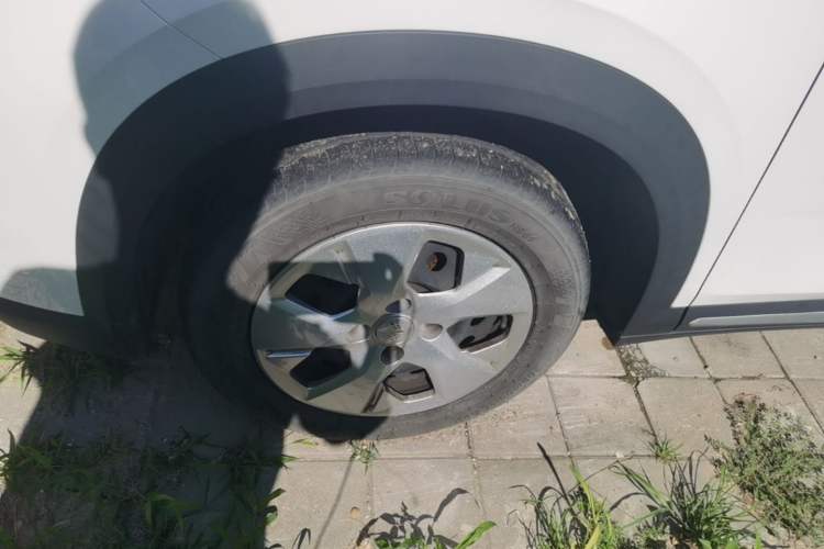 Used Wuling Alvez 2022 1.5L Manual Free-Style Model Left Front Wheel Hub