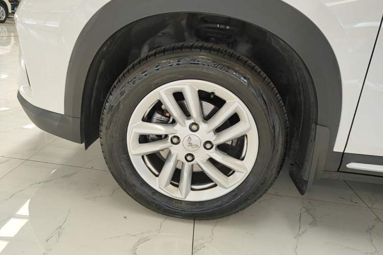 Used Wuling Alvez 2022 1.5L CVT Comfort Edition Left Front Wheel Hub
