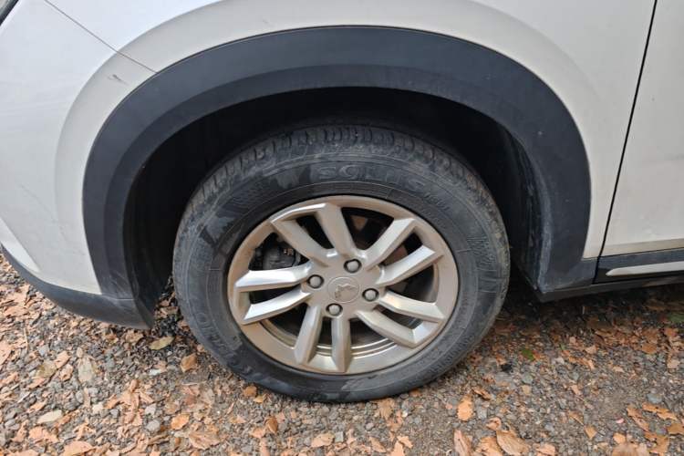 Used Wuling Alvez 2022 1.5L CVT Comfort Edition Left Front Wheel Hub
