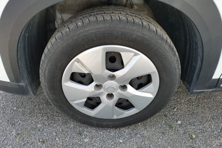 Used Wuling Alvez 2022 1.5L Manual Free-Style Model Left Front Wheel Hub