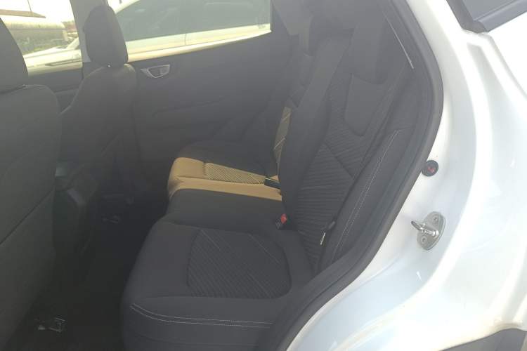 Used Wuling Alvez 2022 1.5L Manual Free-Style Model Left Rear Seat