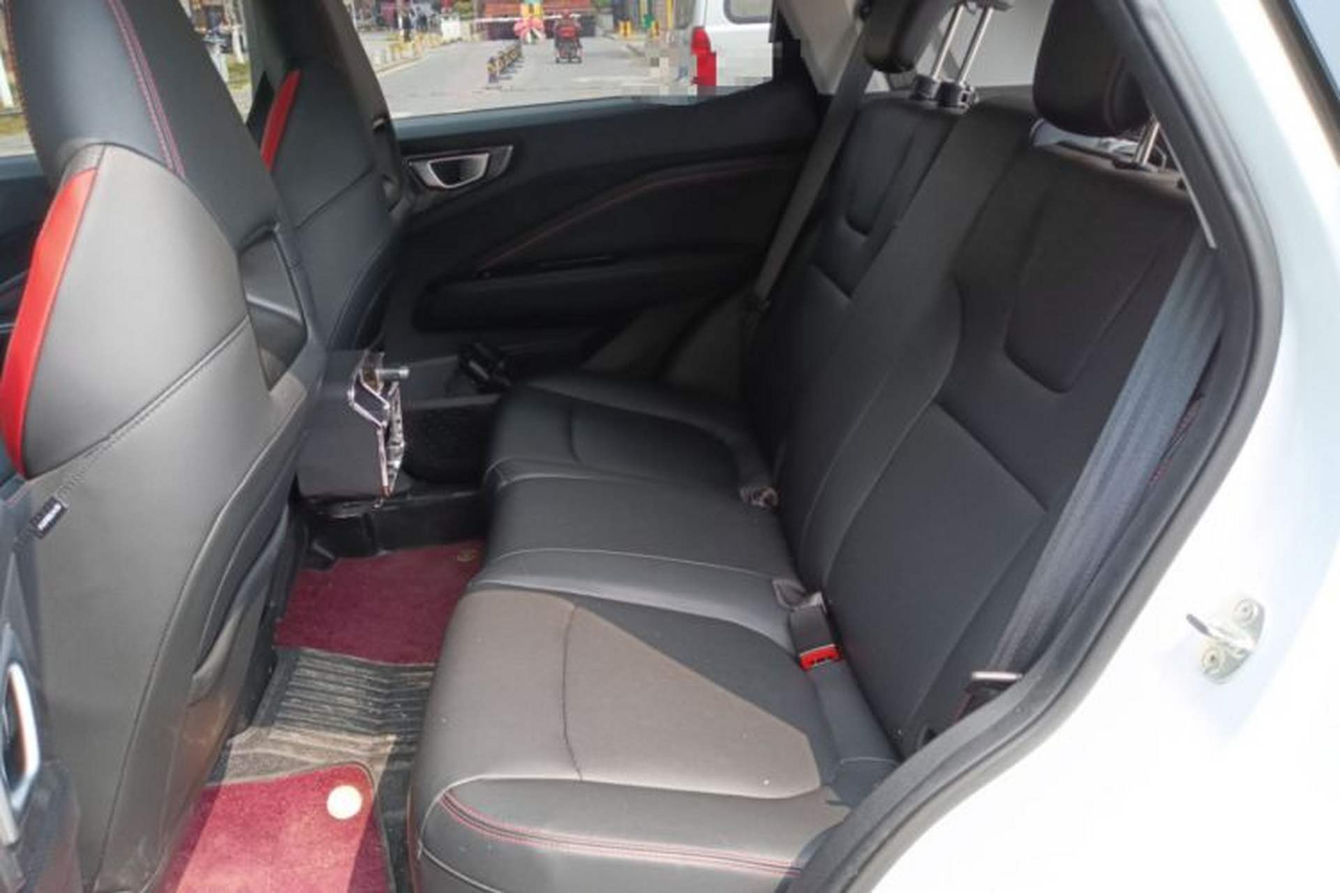 Used Wuling Alvez 2022 1.5T CVT Trendy & Cool Edition Left Rear Seat