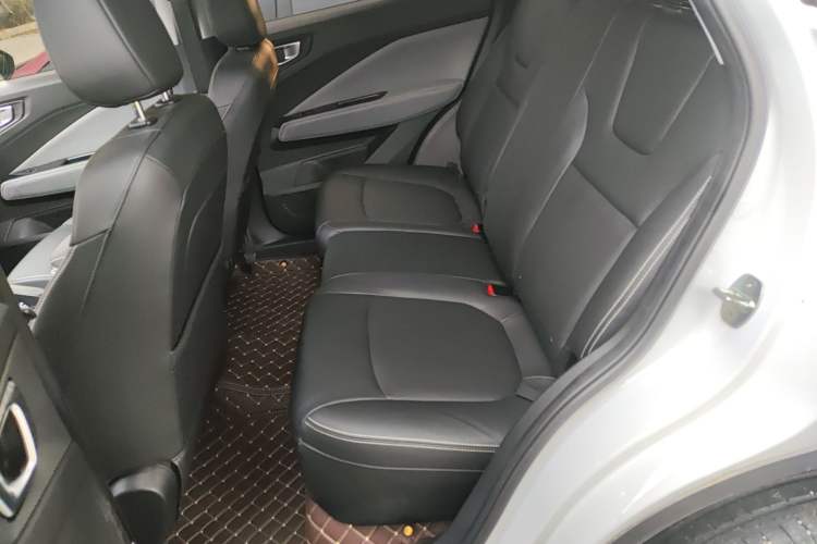 Used Wuling Alvez 2022 1.5L CVT Comfort Edition Left Rear Seat