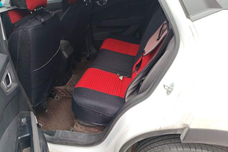 Used Wuling Alvez 2022 1.5L Manual Free-Style Model Left Rear Seat