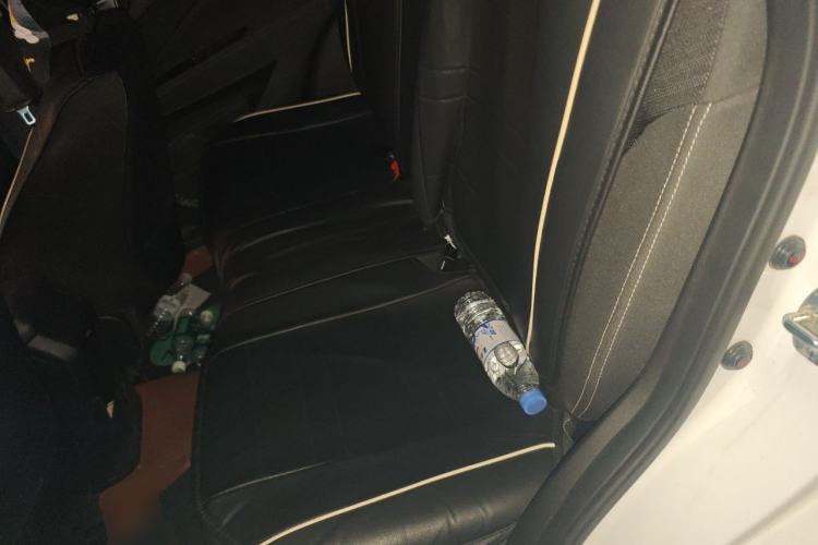 Used Wuling Alvez 2022 1.5L Manual Free-Style Model Left Rear Seat