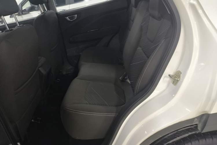 Used Wuling Alvez 2022 1.5L Manual Free-Style Model Left Rear Seat