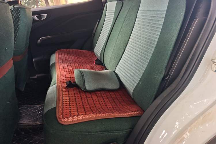 Used Wuling Alvez 2022 1.5L Manual Free-Style Model Left Rear Seat