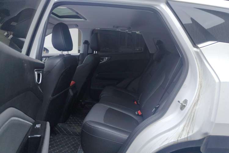 Used Wuling Alvez 2022 1.5L Manual Comfort Version Left Rear Seat