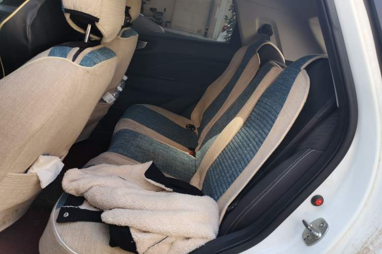 Used Wuling Alvez 2022 1.5L Manual Free-Style Model Left Rear Seat