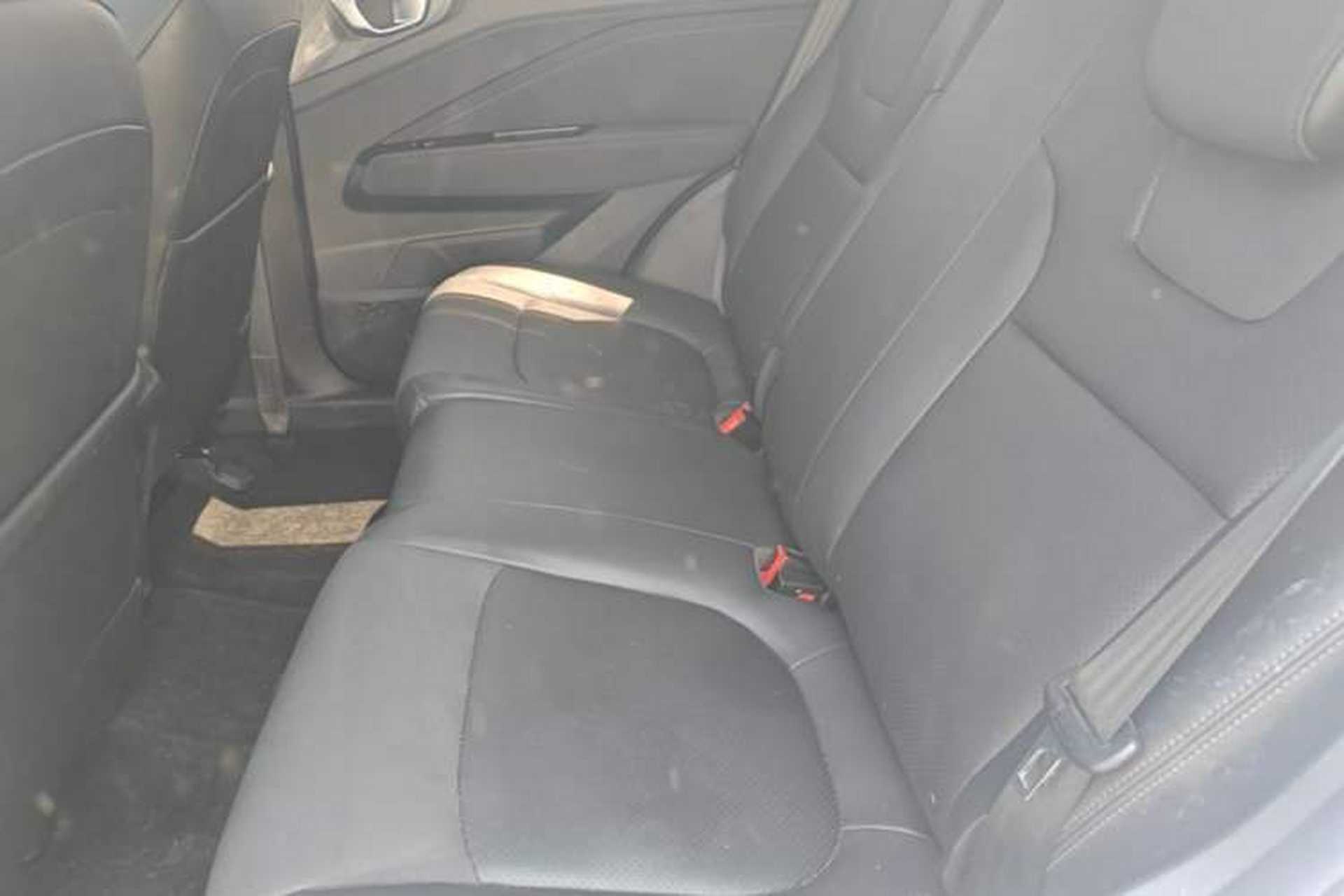 Used Wuling Alvez 2022 1.5L CVT Comfort Edition Left Rear Seat