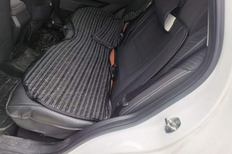 Used Wuling Alvez 2022 1.5L Manual Free-Style Model Left Rear Seat