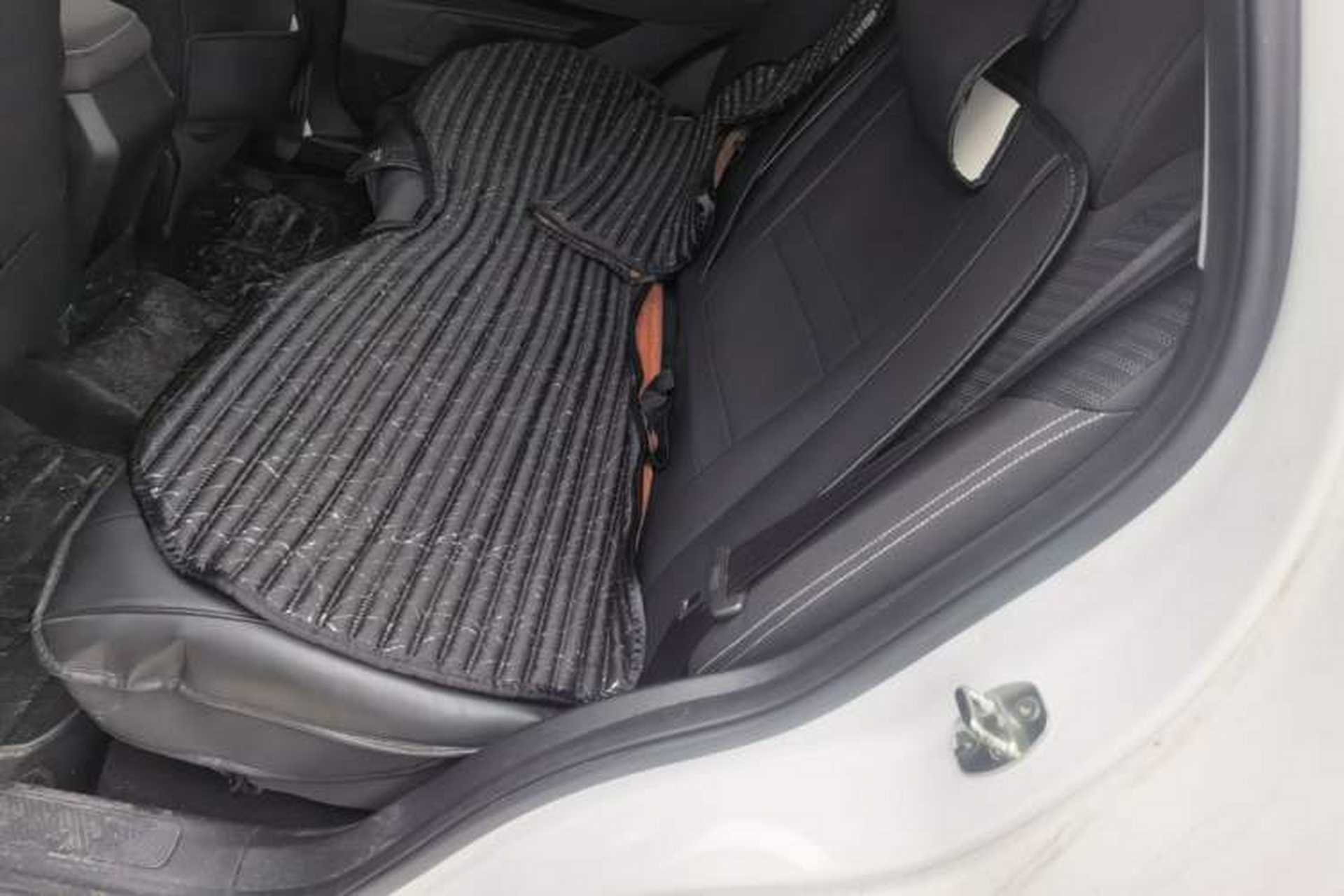 Used Wuling Alvez 2022 1.5L Manual Free-Style Model Left Rear Seat