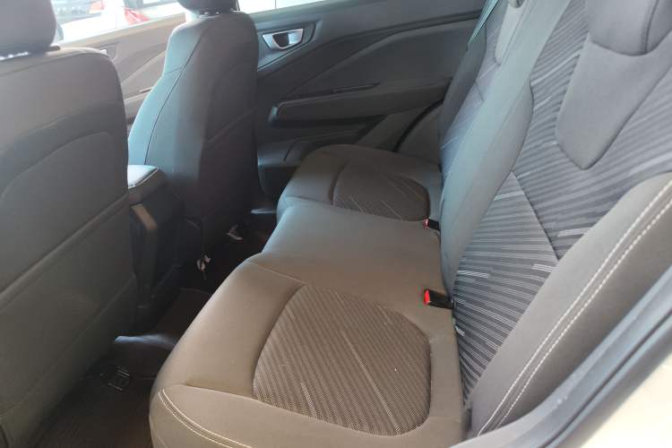 Used Wuling Alvez 2022 1.5L Manual Free-Style Model Left Rear Seat