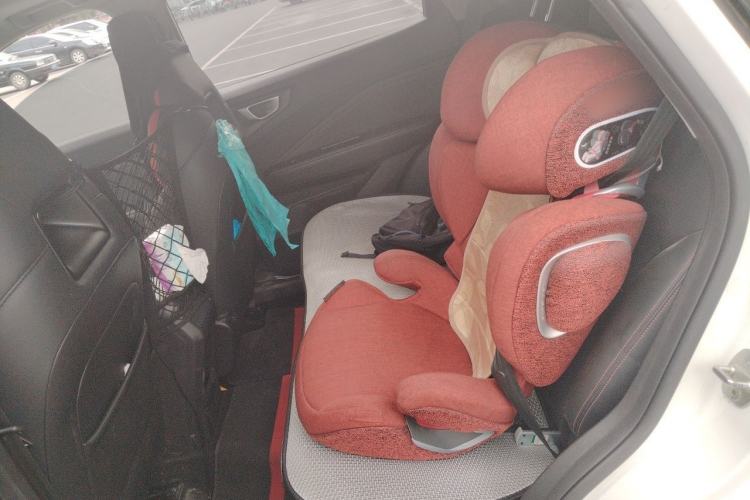 Used Wuling Alvez 2022 1.5T CVT Trendy & Cool Edition Left Rear Seat