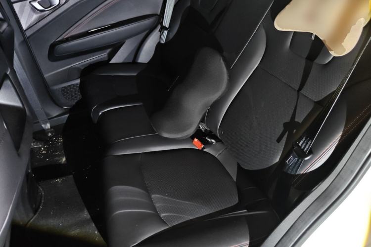 Used Wuling Alvez 2022 1.5T CVT Trendy & Cool Edition Left Rear Seat